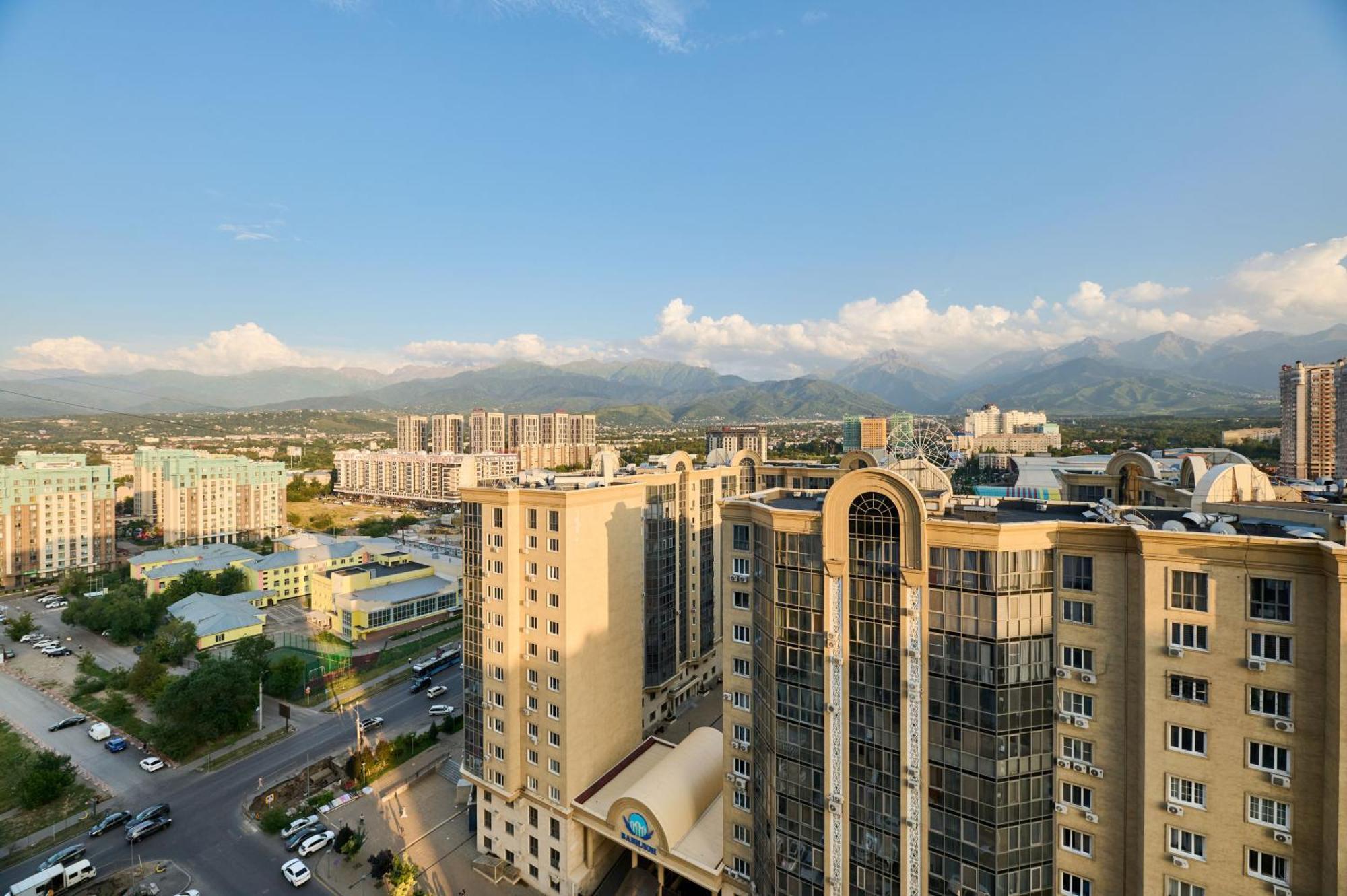 Five Business-Class Rooms In R-House Near Mega Center Almatı Dış mekan fotoğraf